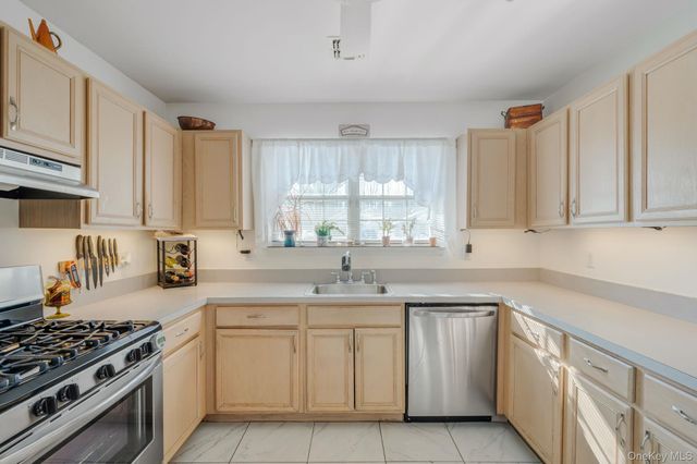 2 Greenbriar Court 2, Middle Island, NY 11953