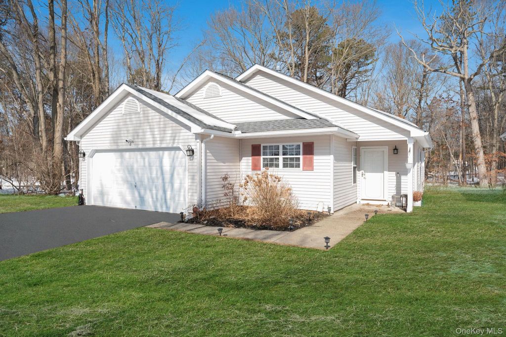 2 Greenbriar Court 2, Middle Island, NY 11953