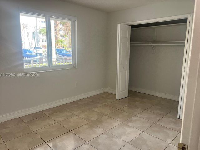 6950 Miami Gardens Dr 2-117, Hialeah, FL 33015