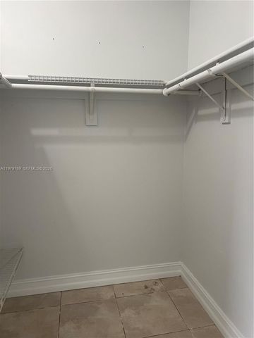 6950 Miami Gardens Dr 2-117, Hialeah, FL 33015