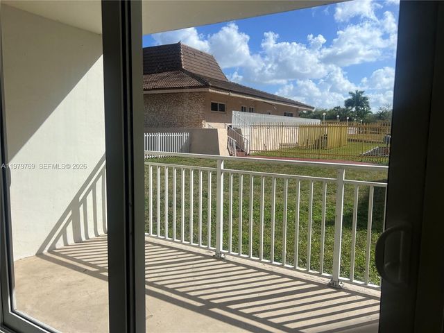 6950 Miami Gardens Dr 2-117, Hialeah, FL 33015