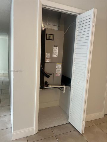 6950 Miami Gardens Dr 2-117, Hialeah, FL 33015