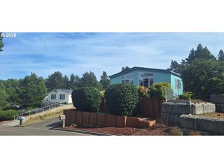 848 WECOMA Loop, Florence, OR 97439