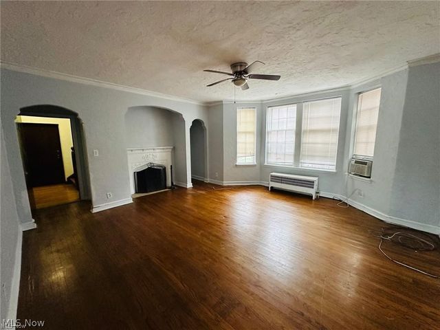 15610 Van Aken Boulevard 4, Shaker Heights, OH 44120