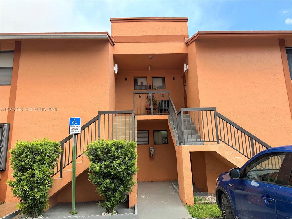6365 W 27th Ct 24-8, Hialeah, FL 33016
