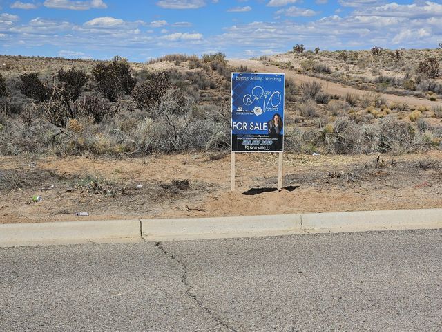 2027 Arena Drive NE, Rio Rancho, NM 87144