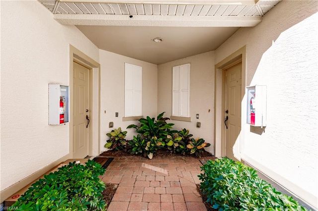 3011 Meandering WAY # 202, Fort Myers, FL 33905