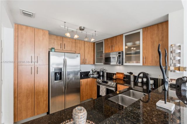 7910 E Harbor Island Dr 704, North Bay Village, FL 33141