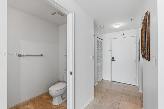 7910 E Harbor Island Dr 704, North Bay Village, FL 33141