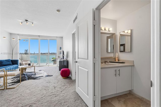 7910 E Harbor Island Dr 704, North Bay Village, FL 33141