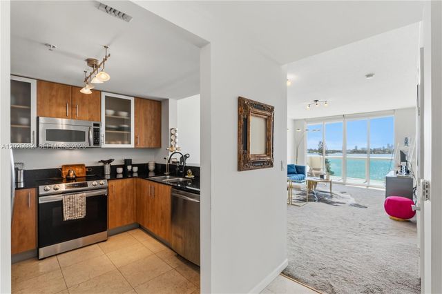 7910 E Harbor Island Dr 704, North Bay Village, FL 33141