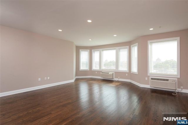 29 Linden Street 501, Hackensack, NJ 07601