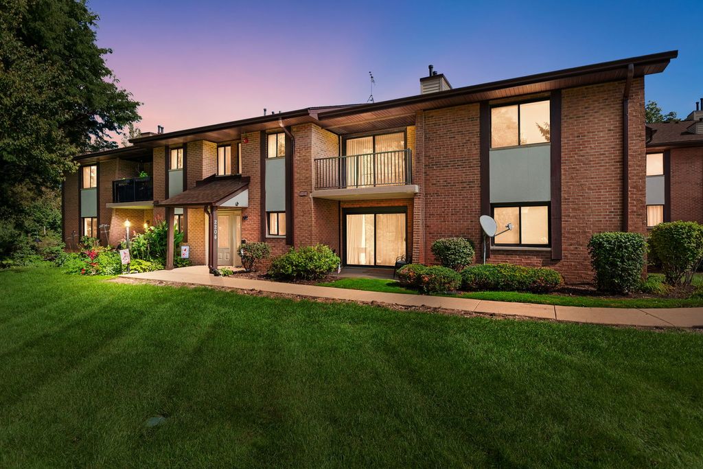 2204 Wharf Drive 2308, Woodridge, IL 60517 — photo 2