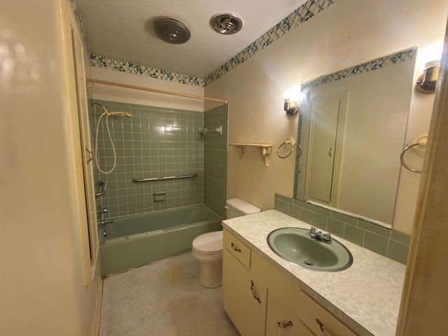 306 Richard Dr, Houma, LA 70364