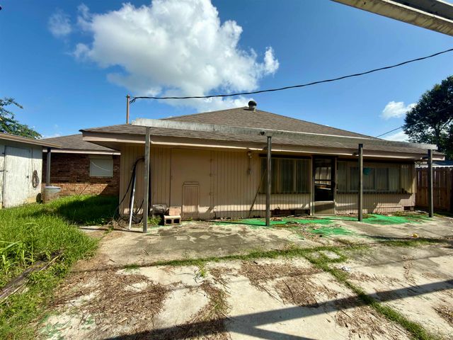 306 Richard Dr, Houma, LA 70364