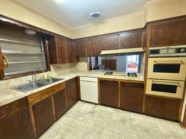 306 Richard Dr, Houma, LA 70364