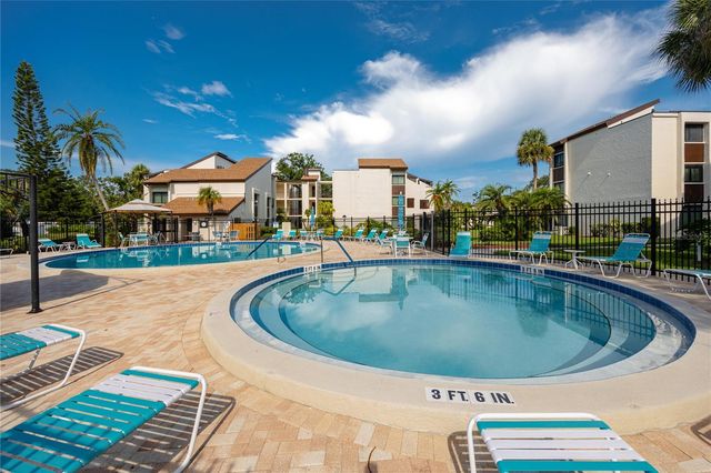 2207 BELLEAIR ROAD B4, Clearwater, FL 33764