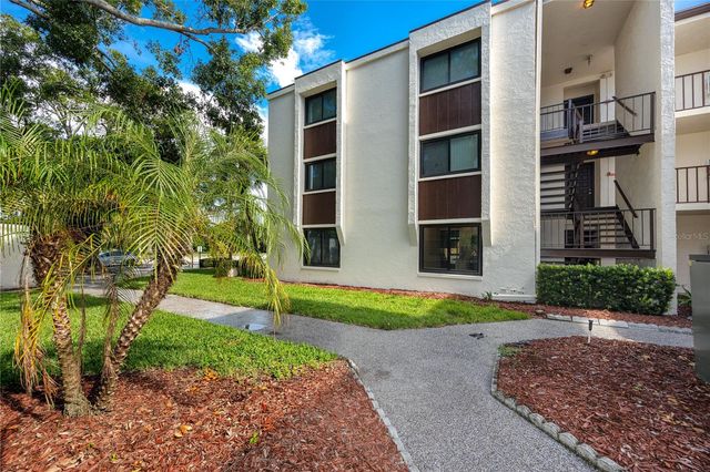 2207 BELLEAIR ROAD B4, Clearwater, FL 33764