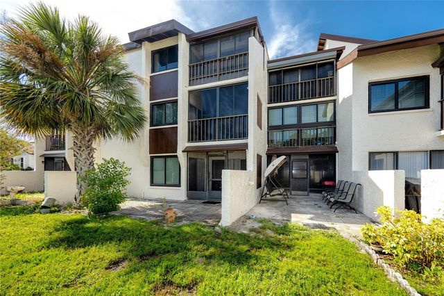 2207 BELLEAIR ROAD B4, Clearwater, FL 33764