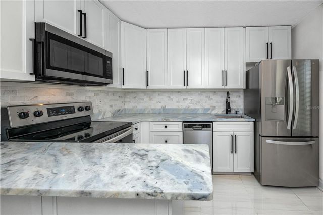 2207 BELLEAIR ROAD B4, Clearwater, FL 33764