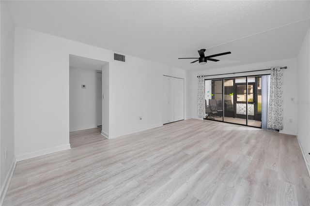 2207 BELLEAIR ROAD B4, Clearwater, FL 33764