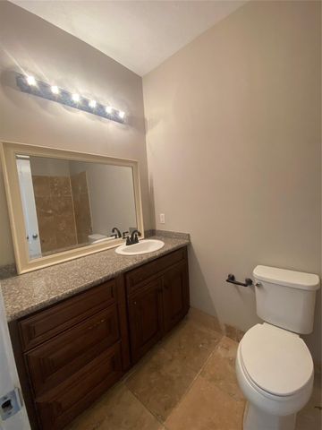 307 Covecrest Drive B, Houston, TX 77336