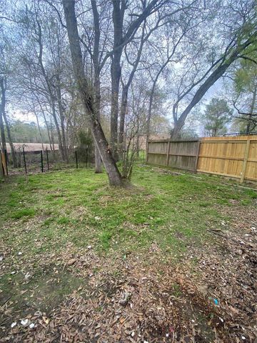 307 Covecrest Drive B, Houston, TX 77336