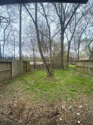 307 Covecrest Drive B, Houston, TX 77336