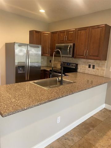 307 Covecrest Drive B, Houston, TX 77336