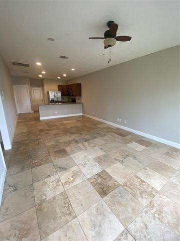 307 Covecrest Drive B, Houston, TX 77336