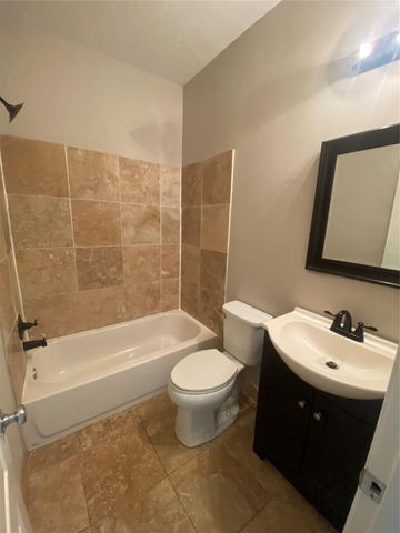 307 Covecrest Drive B, Houston, TX 77336