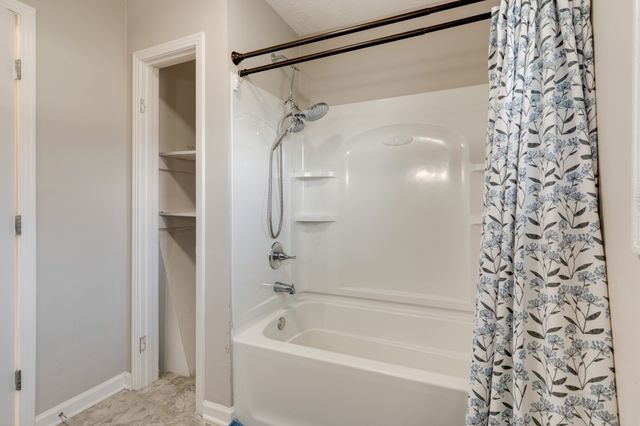 5107 Austin Peay Hwy, Westmoreland, TN 37186