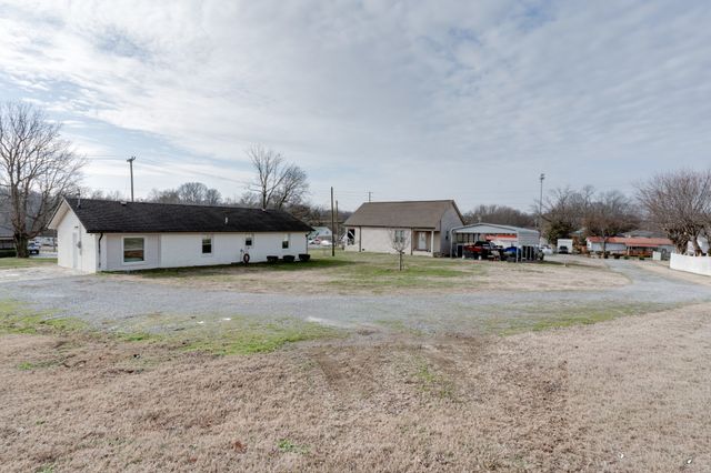 5107 Austin Peay Hwy, Westmoreland, TN 37186