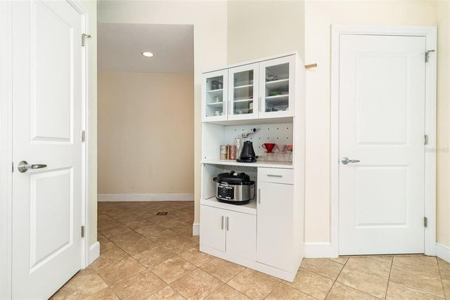101 S EOLA DR 910, Orlando, FL 32801