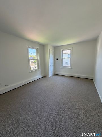 33 Macintosh Road, Norwalk, CT 06851