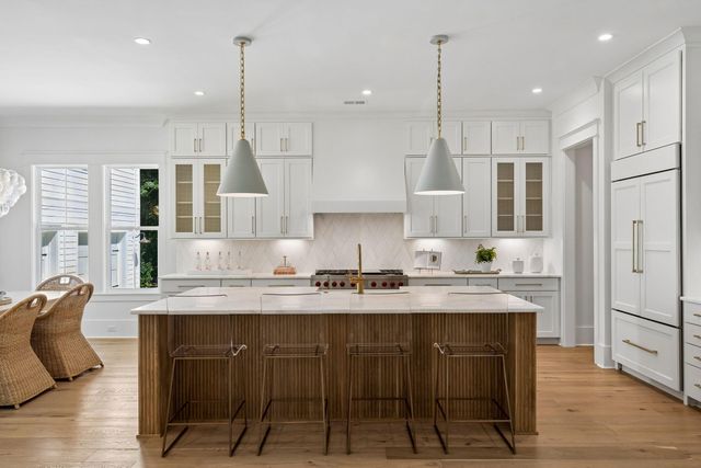 914 Lakeview Drive, Mount Pleasant, SC 29464