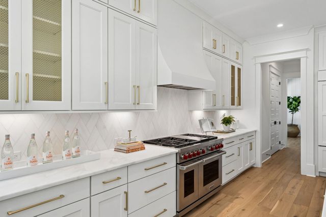 914 Lakeview Drive, Mount Pleasant, SC 29464