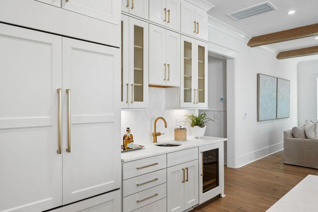 914 Lakeview Drive, Mount Pleasant, SC 29464