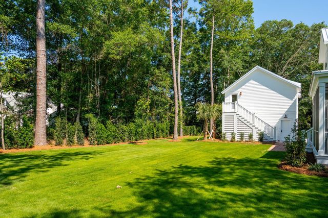 914 Lakeview Drive, Mount Pleasant, SC 29464