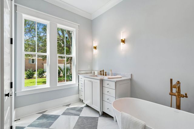 914 Lakeview Drive, Mount Pleasant, SC 29464