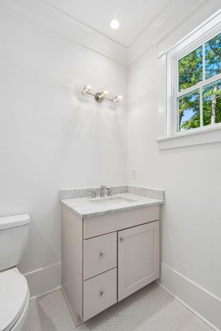 914 Lakeview Drive, Mount Pleasant, SC 29464