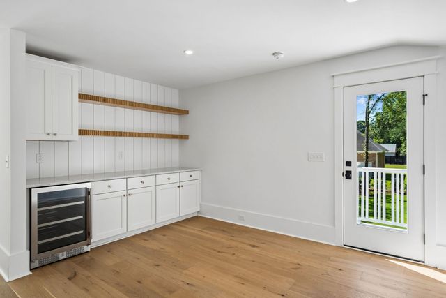 914 Lakeview Drive, Mount Pleasant, SC 29464