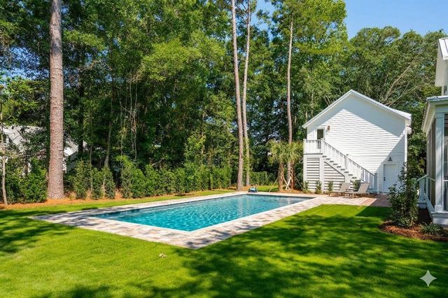 914 Lakeview Drive, Mount Pleasant, SC 29464