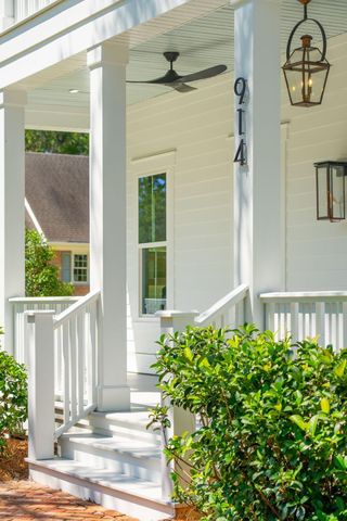 914 Lakeview Drive, Mount Pleasant, SC 29464