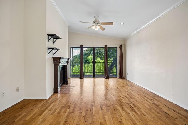 409 E 38th ST 302, Austin, TX 78705