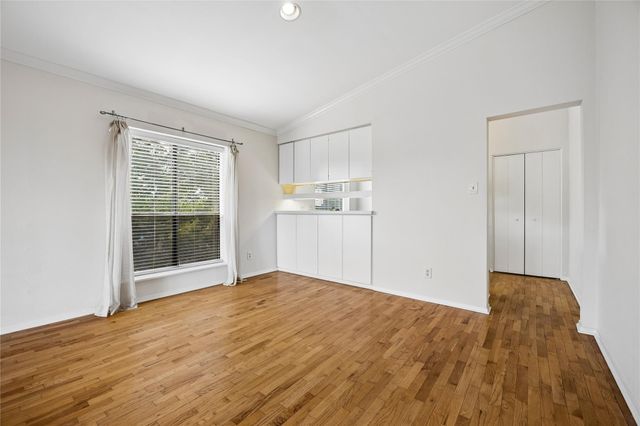 409 E 38th ST 302, Austin, TX 78705