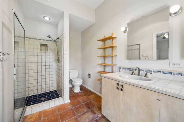 409 E 38th ST 302, Austin, TX 78705