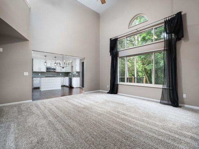 219 W Stoneridge Drive, Milford, OH 45150