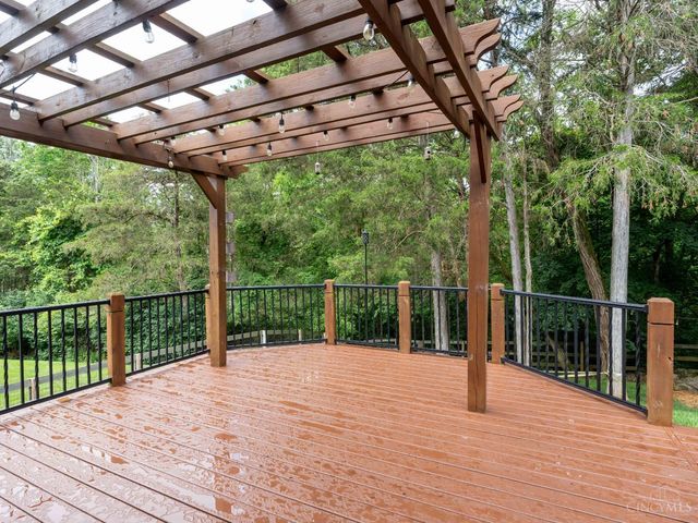 219 W Stoneridge Drive, Milford, OH 45150
