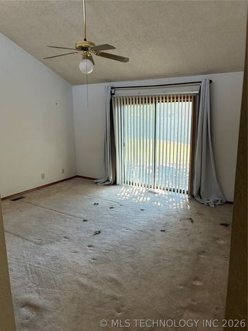 2305 W El Paso Court, Broken Arrow, OK 74012